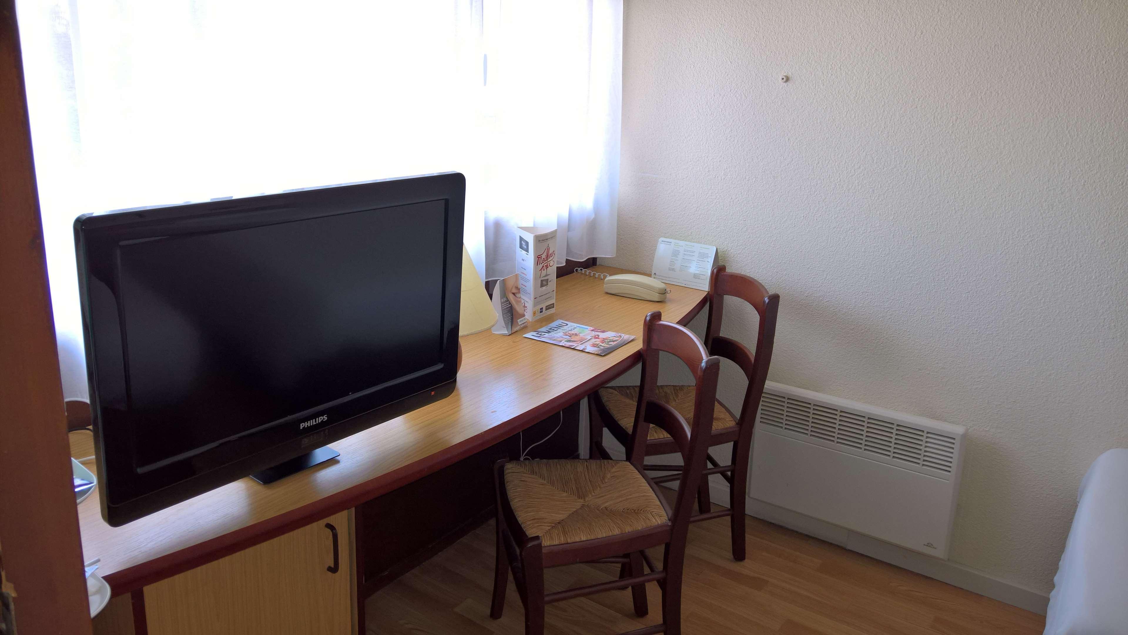 ก็องปานีล แนเวร์ นอร์ วาเรน โวเซย Hotel วาเร็นน์ส วัวเซลส์ ภายนอก รูปภาพ